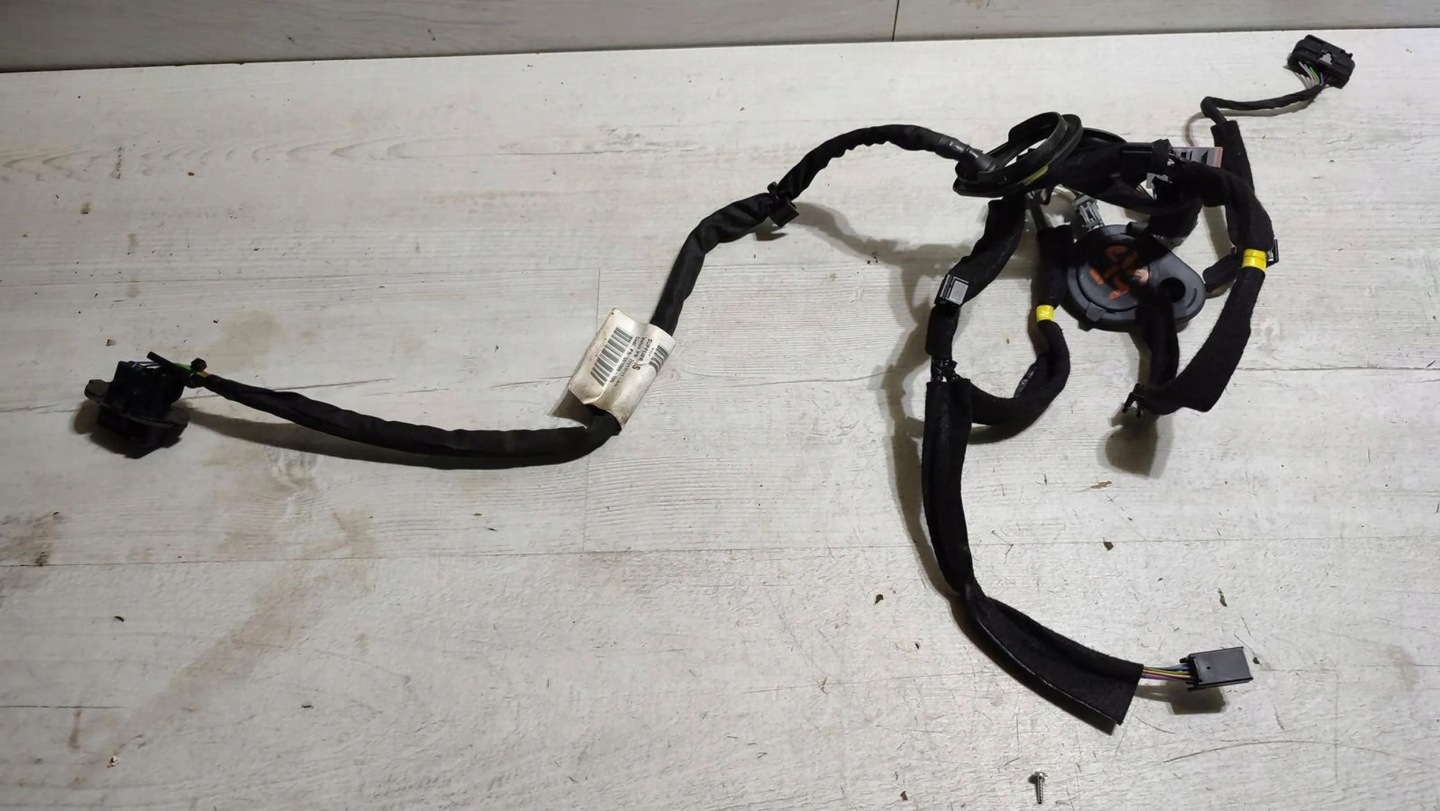 Volvo V40 2018 rear part side left bundle przewodow door