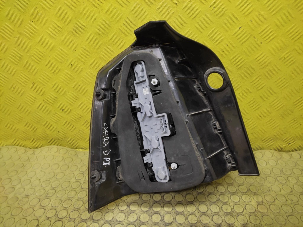 OPEL ZAFIRA B light right rear part