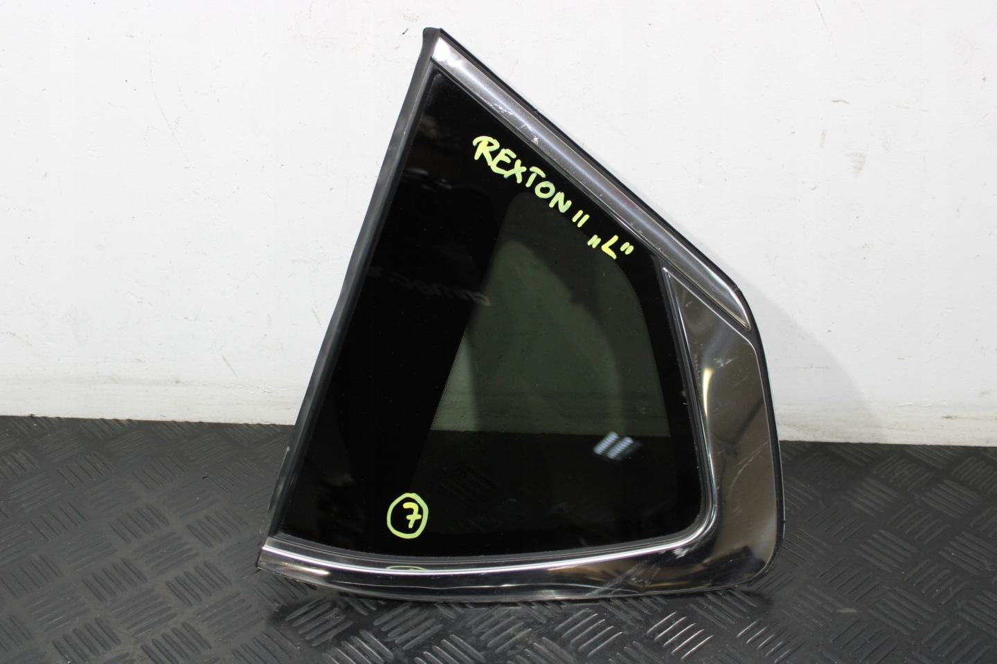 window bodywork left rear part SSANGYONG REXTON 2 II G4