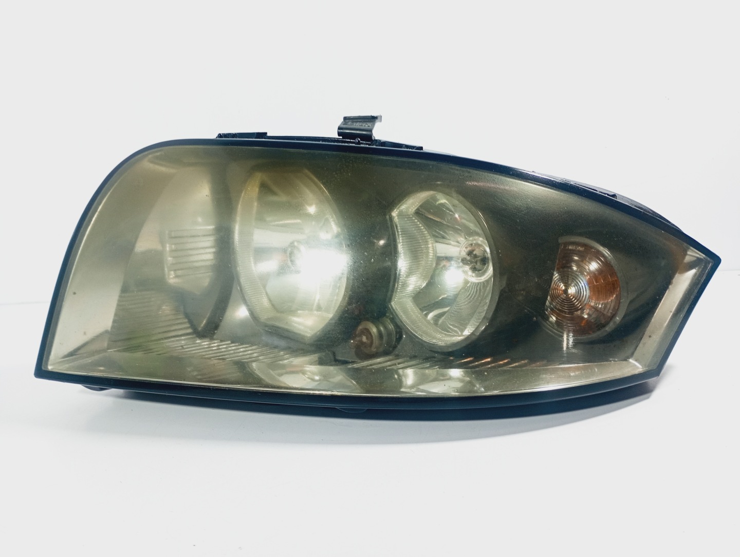 light left front REFLEKTOR left front OE 8Z0941003H Audi A2 99-05