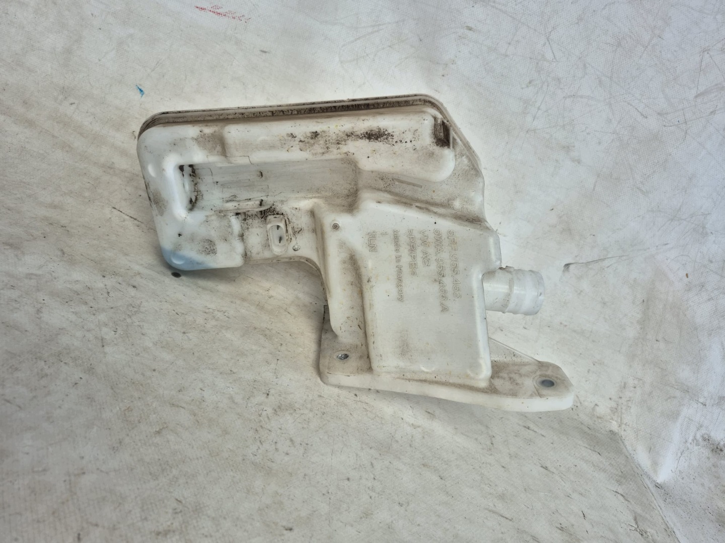 VW AUDI SEAT SKODA washer fluid tank 5FF955453