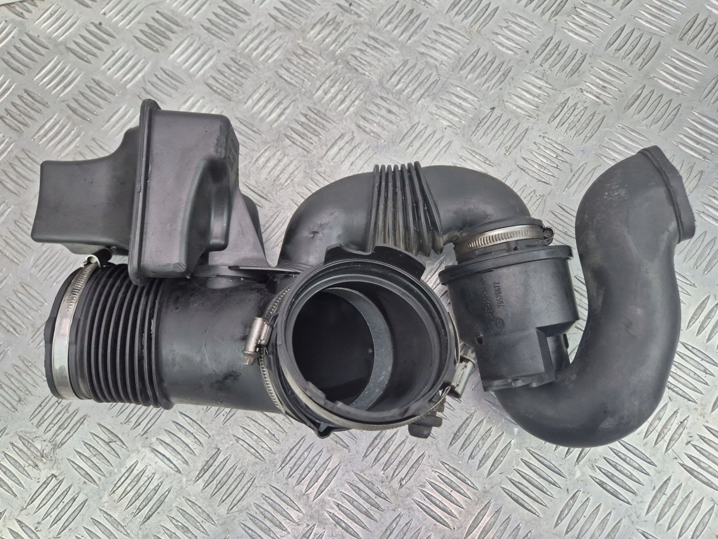 BMW 3 E90 E91 330i Rezonator dolotu 7559121 N52B30AF