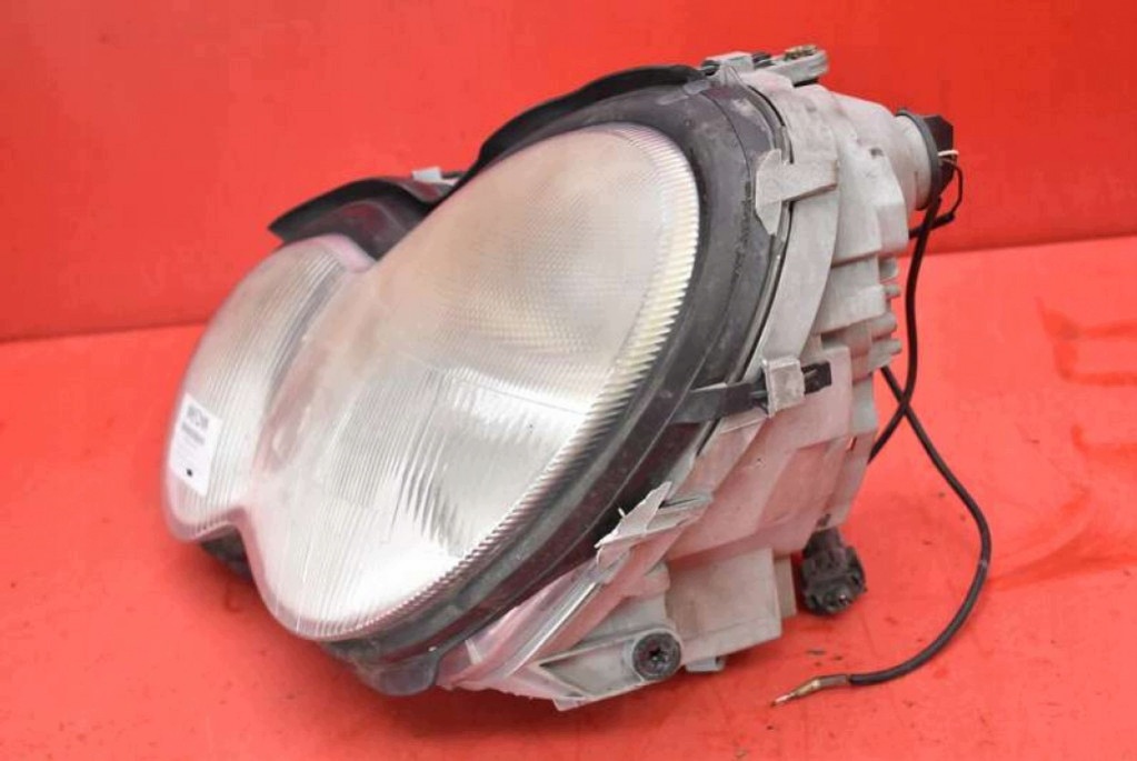 REFLEKTOR left light front EU A2038200161 MERCEDES C-KLASA W203 00-04