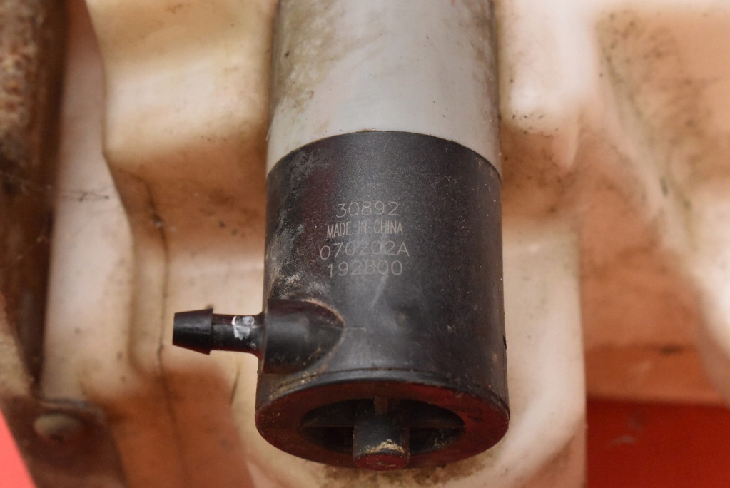 washer fluid tank TOYOTA COROLLA E14 1.6 VVTi 124 KM 06-10