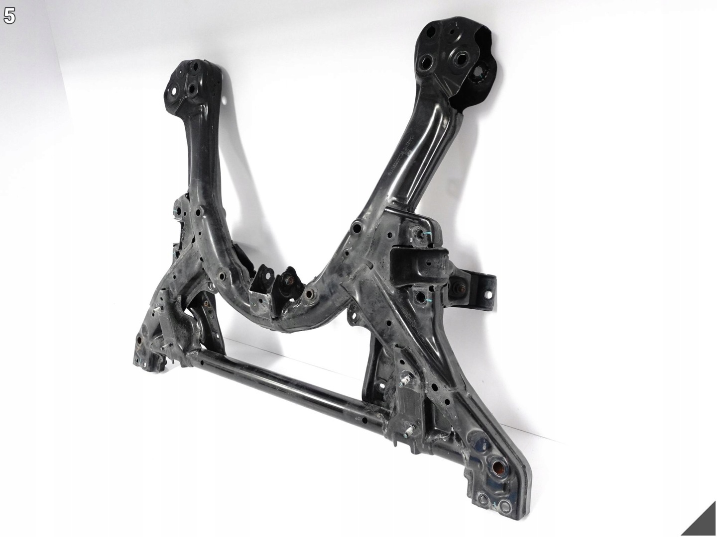 TESLA MODEL 3 / MODEL Y subframe sider axle beam RAMA of the engine axle beam front