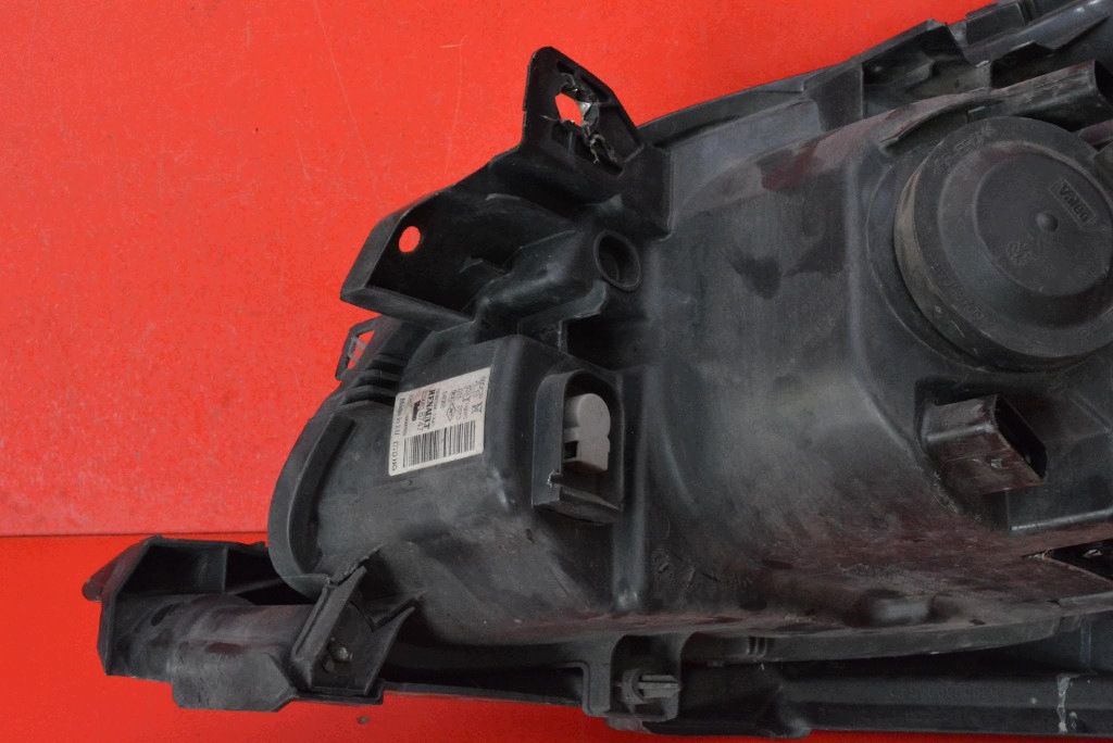 REFLEKTOR right light front lens XENON EU 8200626747 RENAULT CLIO 3 III