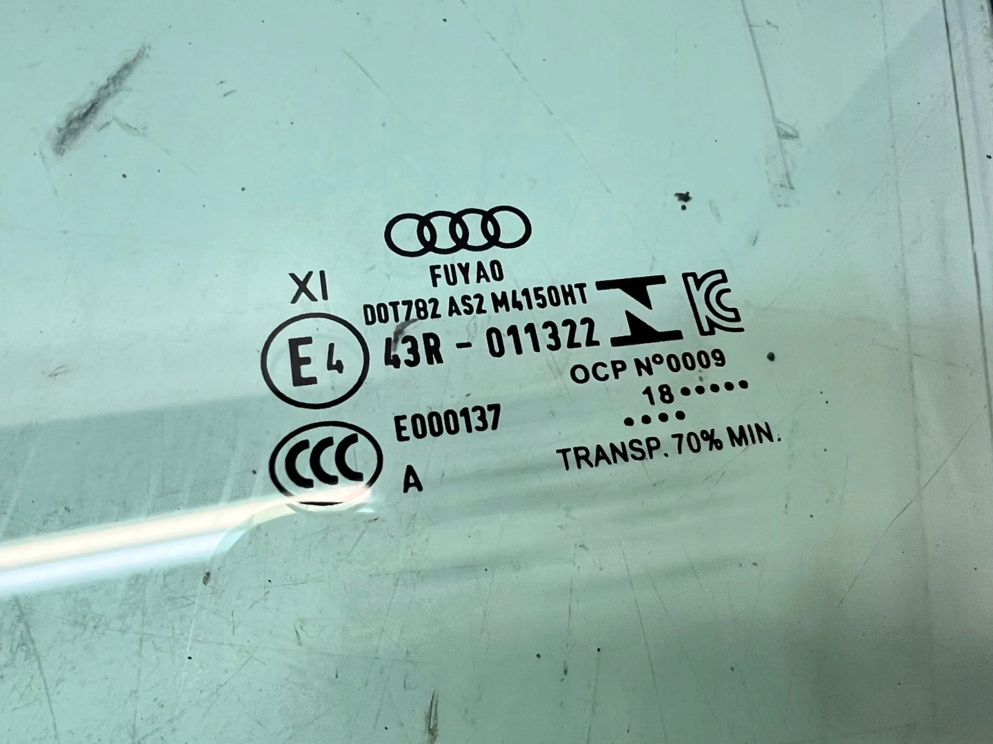 window side door left front AUDI A6 C8 PODWOJNA 4K0845021