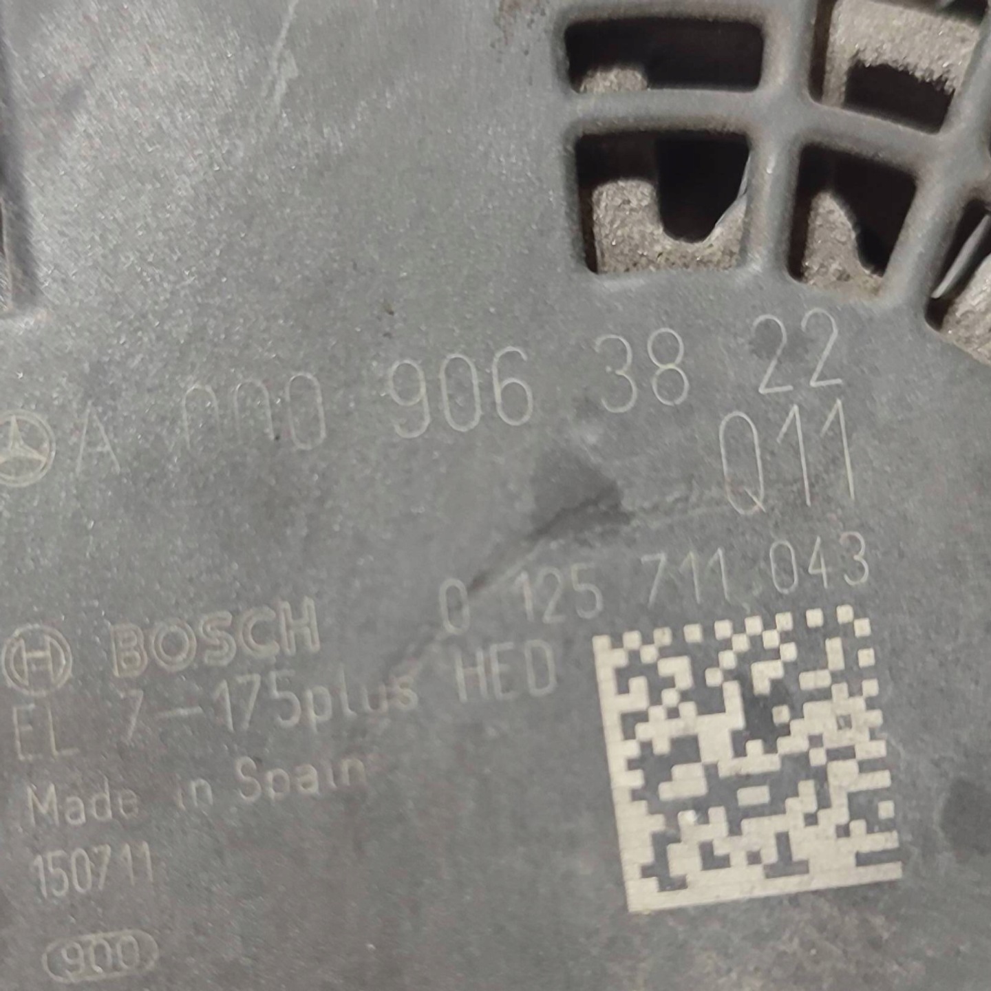 Mercedes-Benz GLA W156 2015 alternator