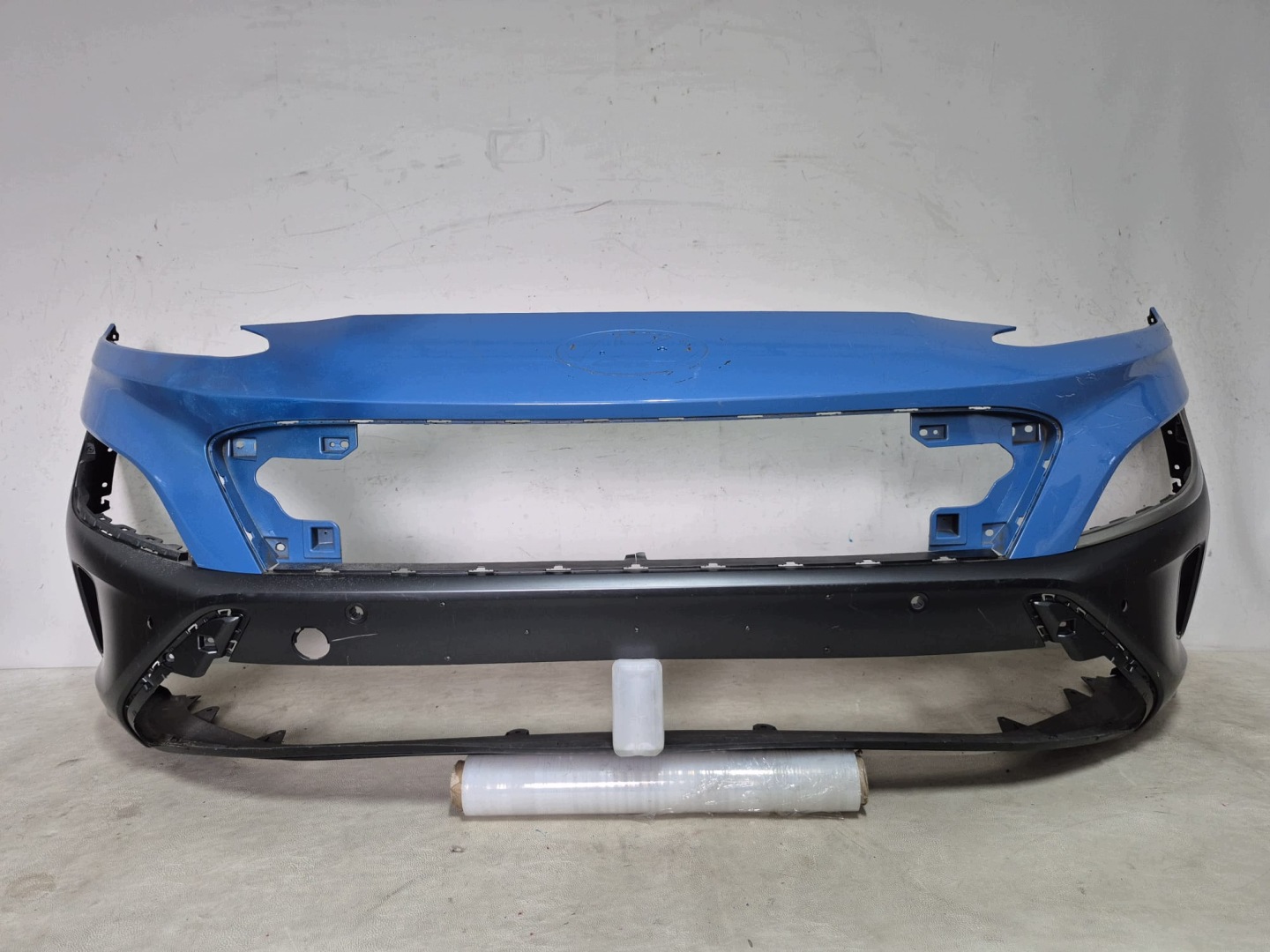 HYUNDAI KONA and 1 LIFT 20-23 bumper front front PDC