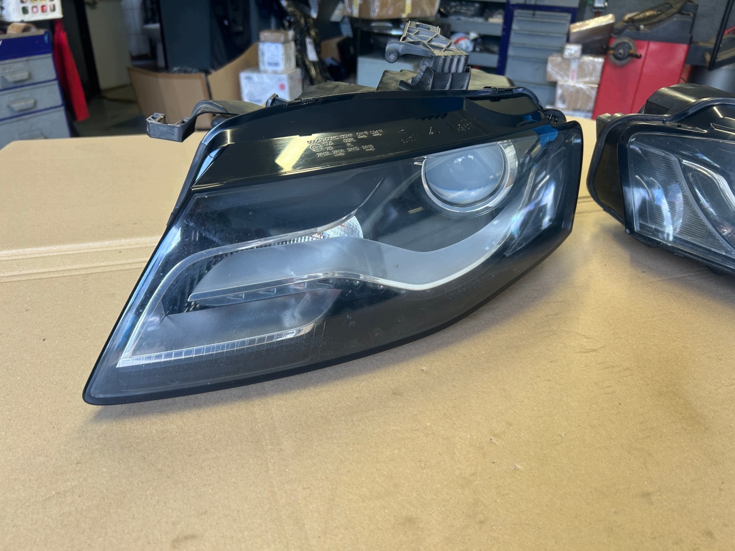 AUDI A4 B8 lights front XENON KOMPLET EUROPA
