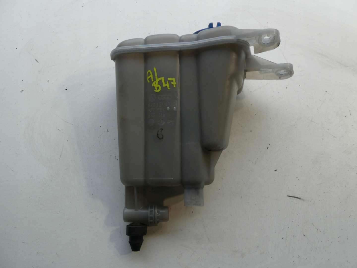 EKSPANZIONA POSUDA VODE AUDI A4 Q5 8K0121403Q