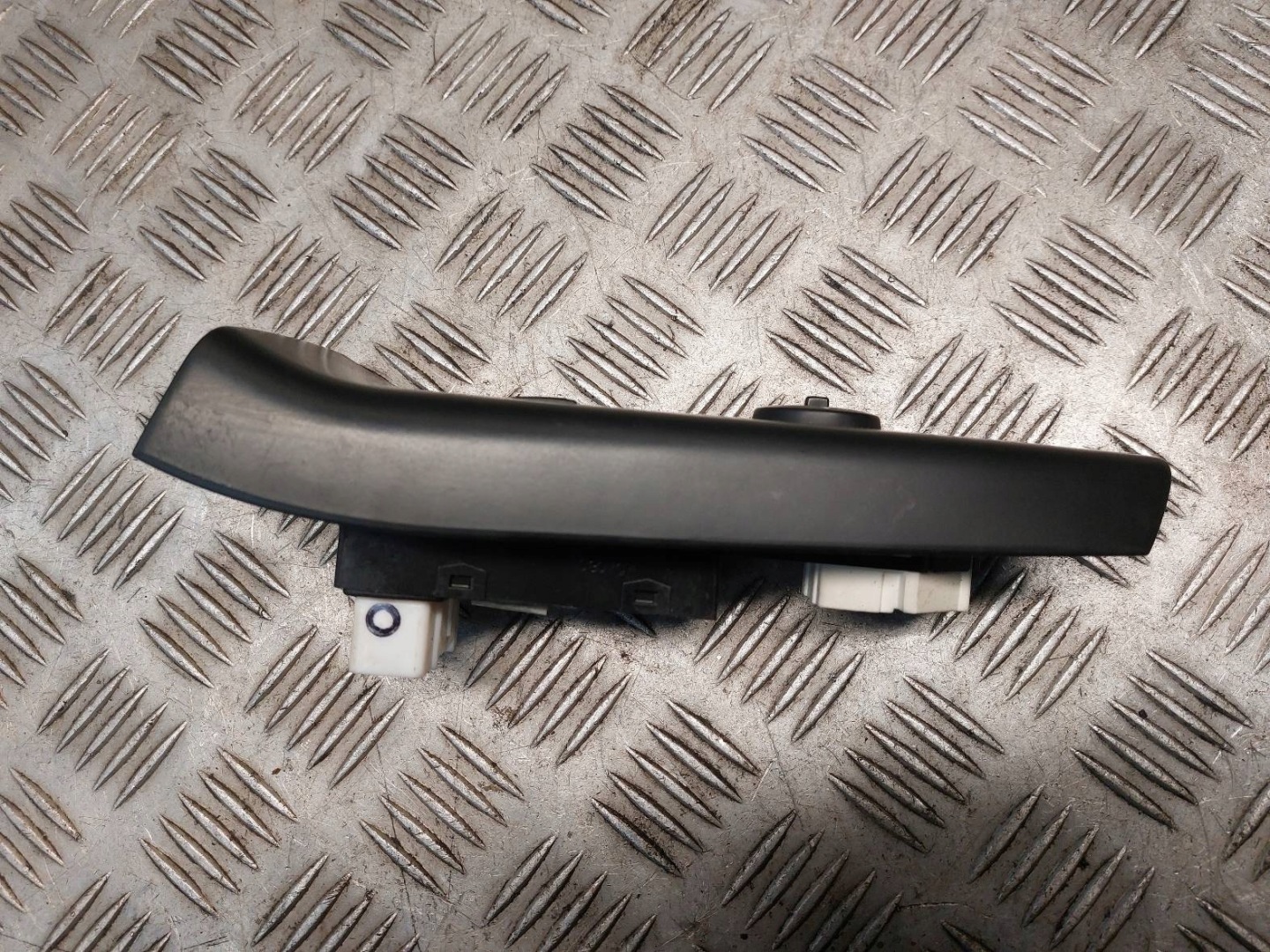 window control switch left front KIA PROCEED and 36949K 457480