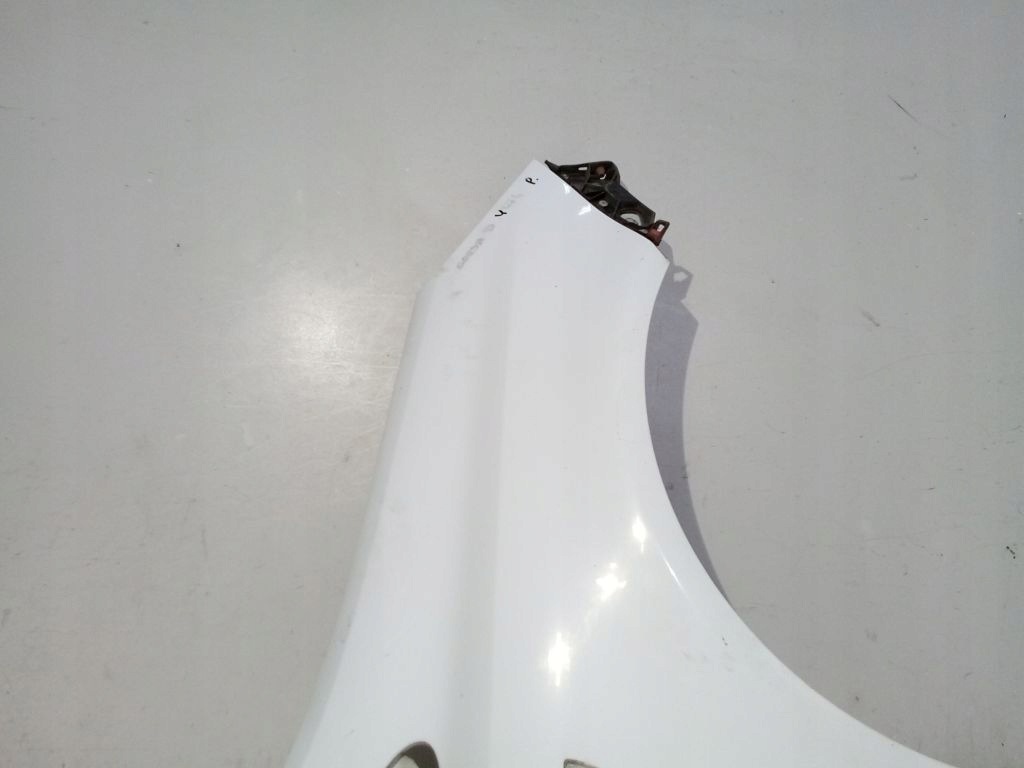 Opel Corsa D fender right Y474