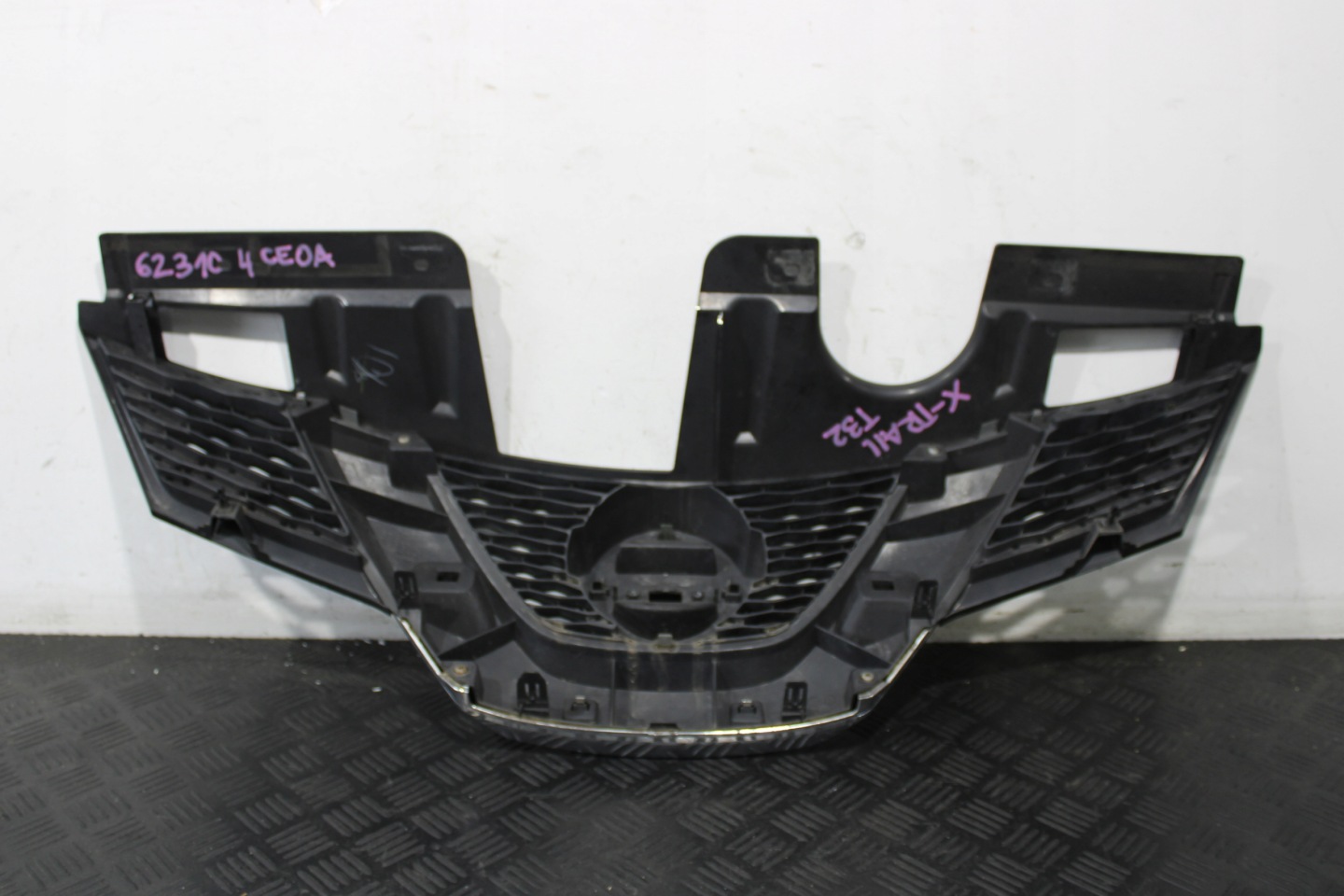 GRILLE NISSAN X-TRAIL T32 623104CE0A
