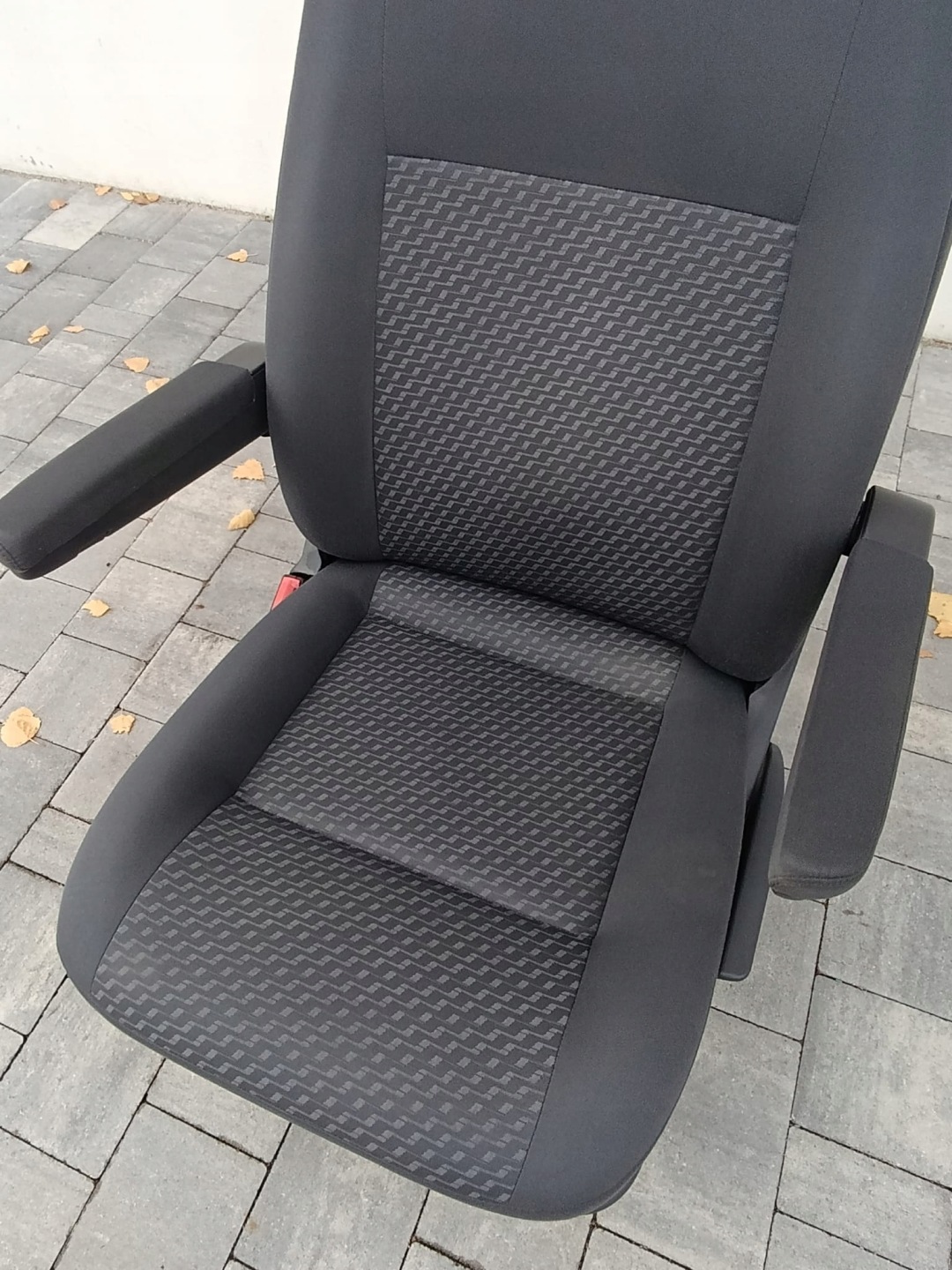 VW T5 T5 LIFT seat front left driver´s/ KIEROWCA TASAMO