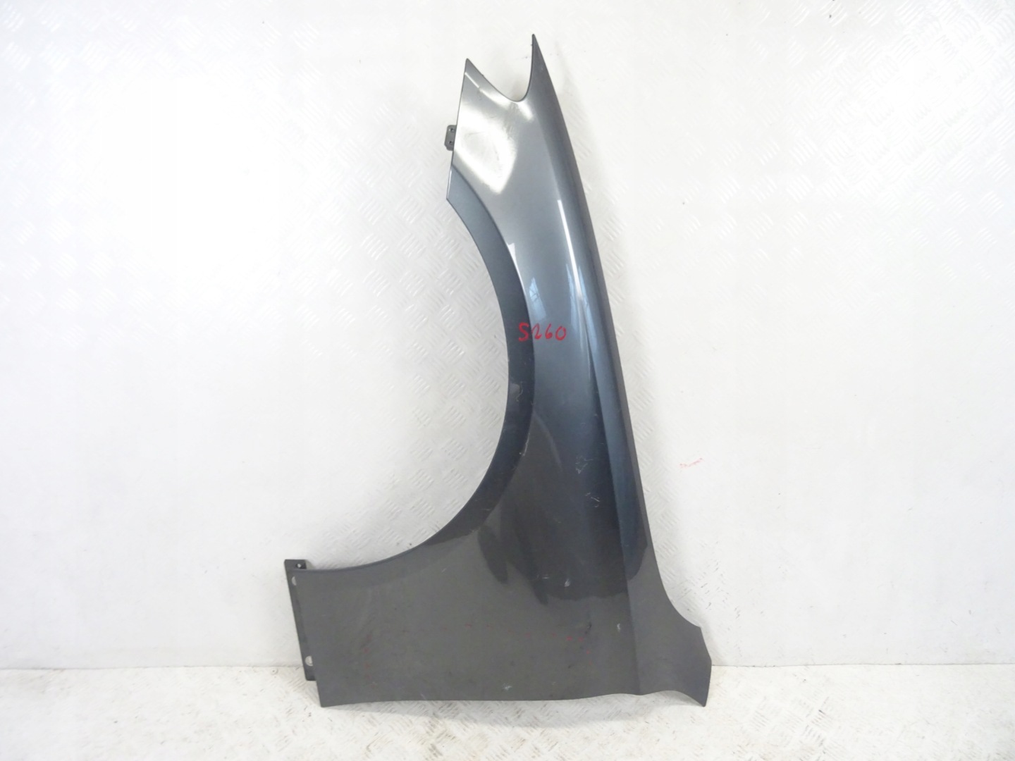MERCEDES E-KLASA 213 left fender front front