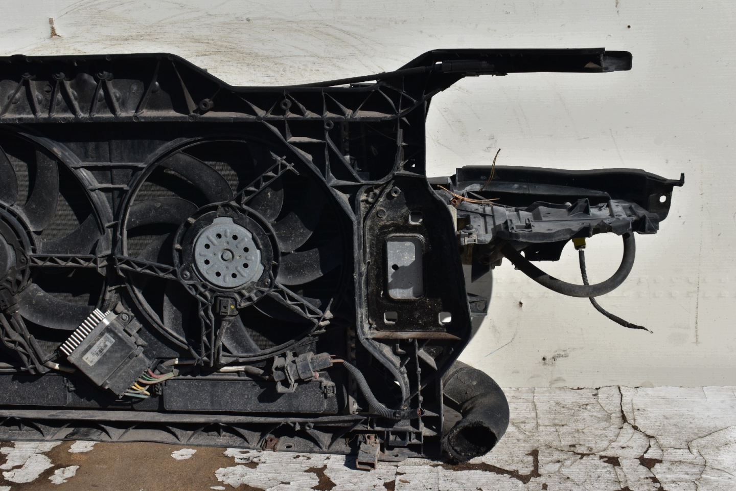 support panel for radiators AUDI A4 B8 Lift 2011-2015 2.0TDI 170KM CAH Manual