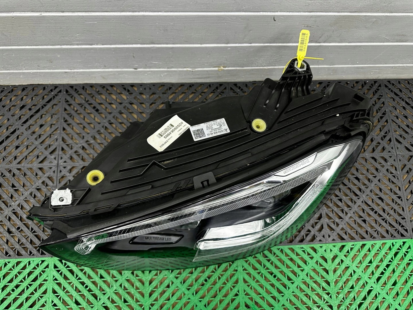 light front side left Mercedes-Benz GLC X253 C253 A2539064903