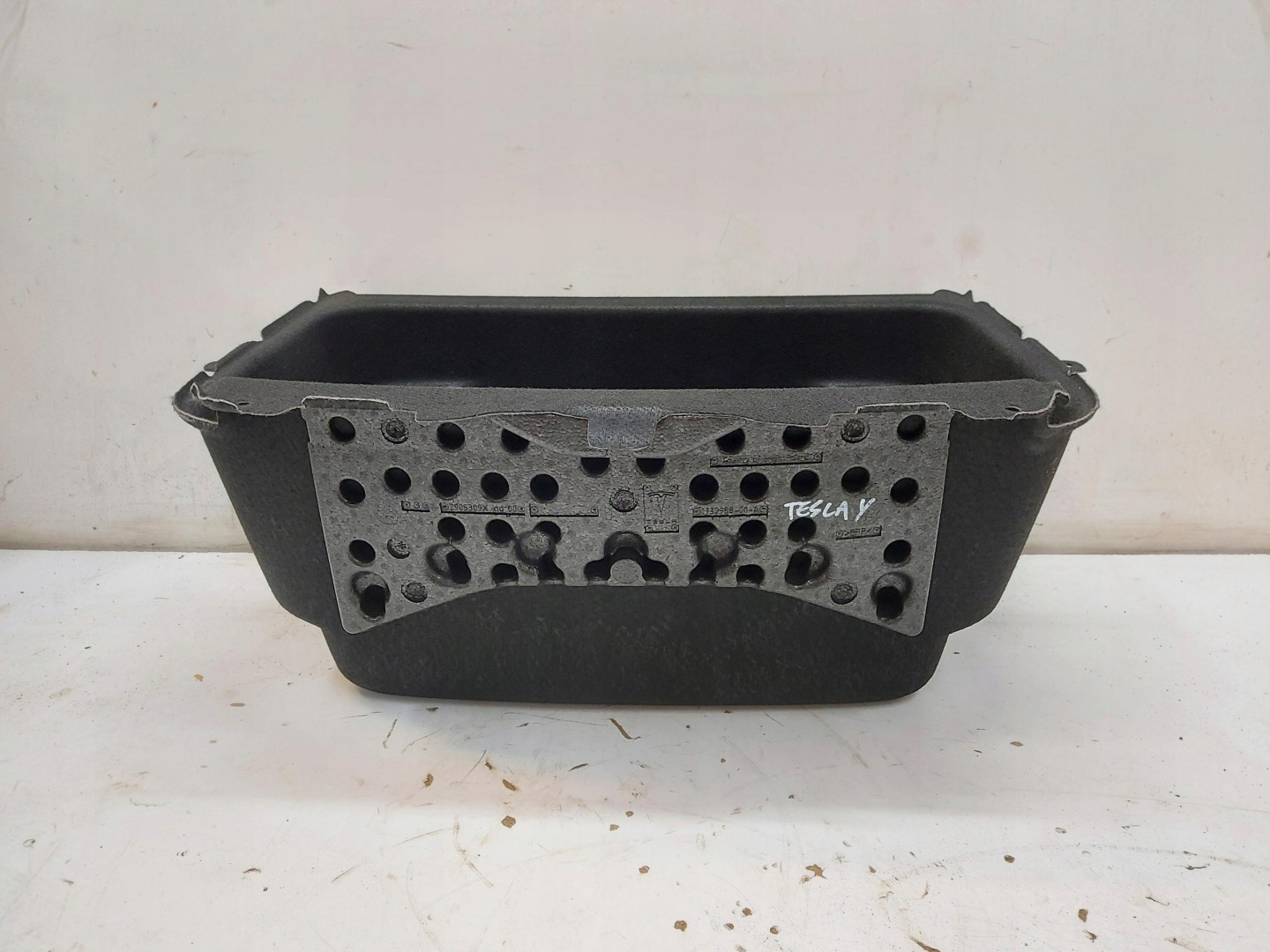 TESLA MODEL Y 2024r sump passenger compartment boot boot 1739980-00-A