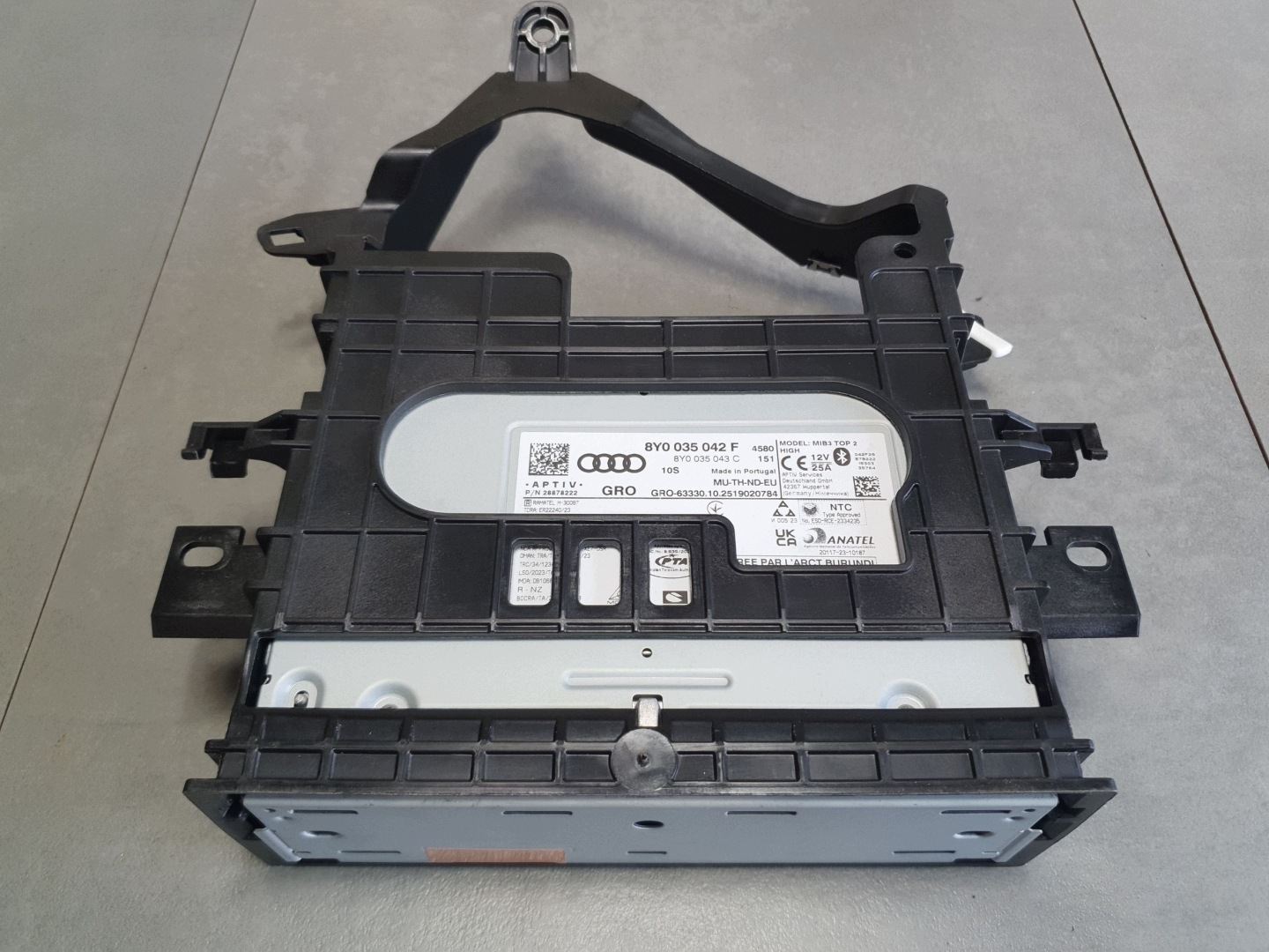 Audi A3 8Y Stacja multimedialna control unit centralny 8Y0035042F