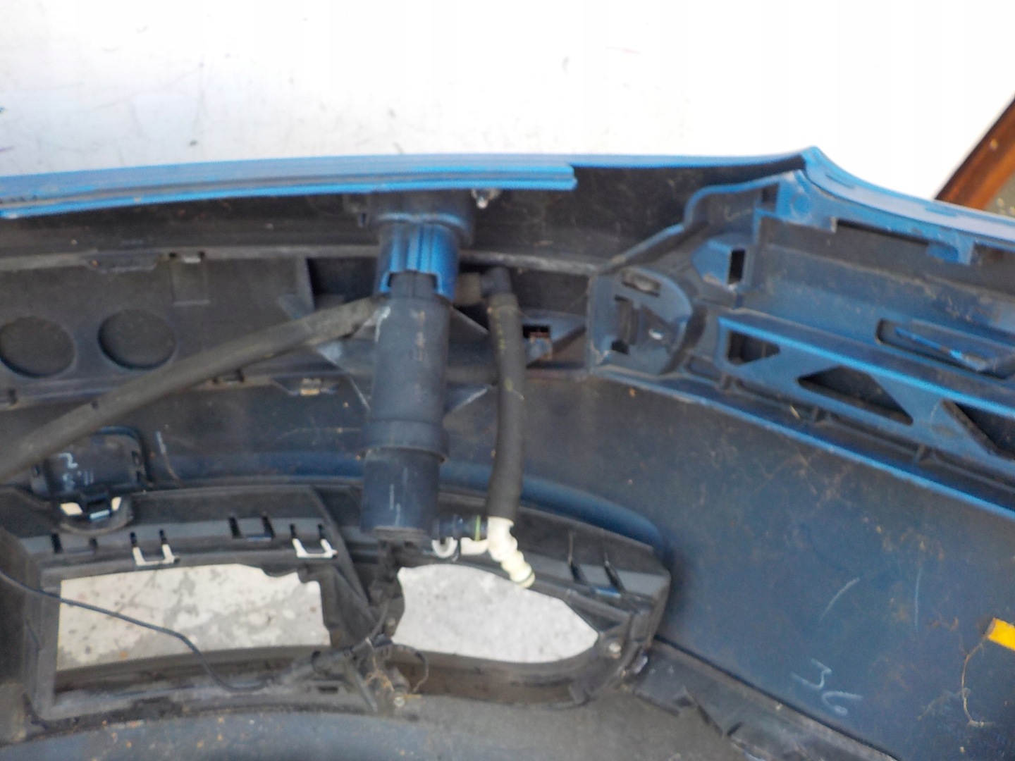 13 VW TOURAN and 1 bumper front front PDC washers