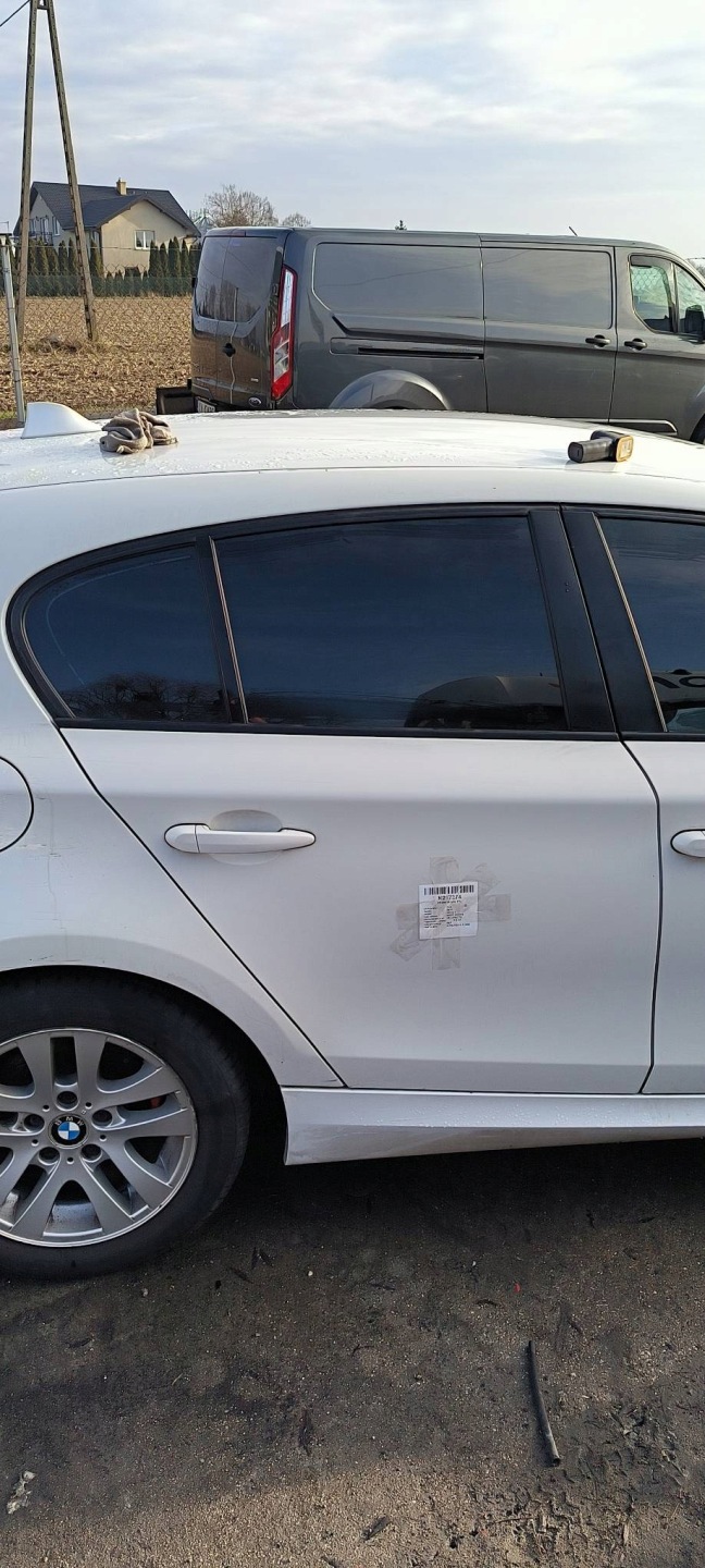 Tür rechts heck ALPINWEISS 300 BMW SERIA 1 E87