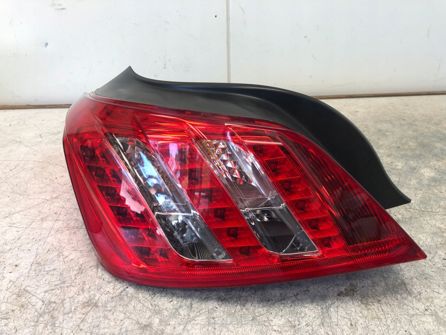 light left rear part LED PEUGEOT 508 sedan 9686293780A