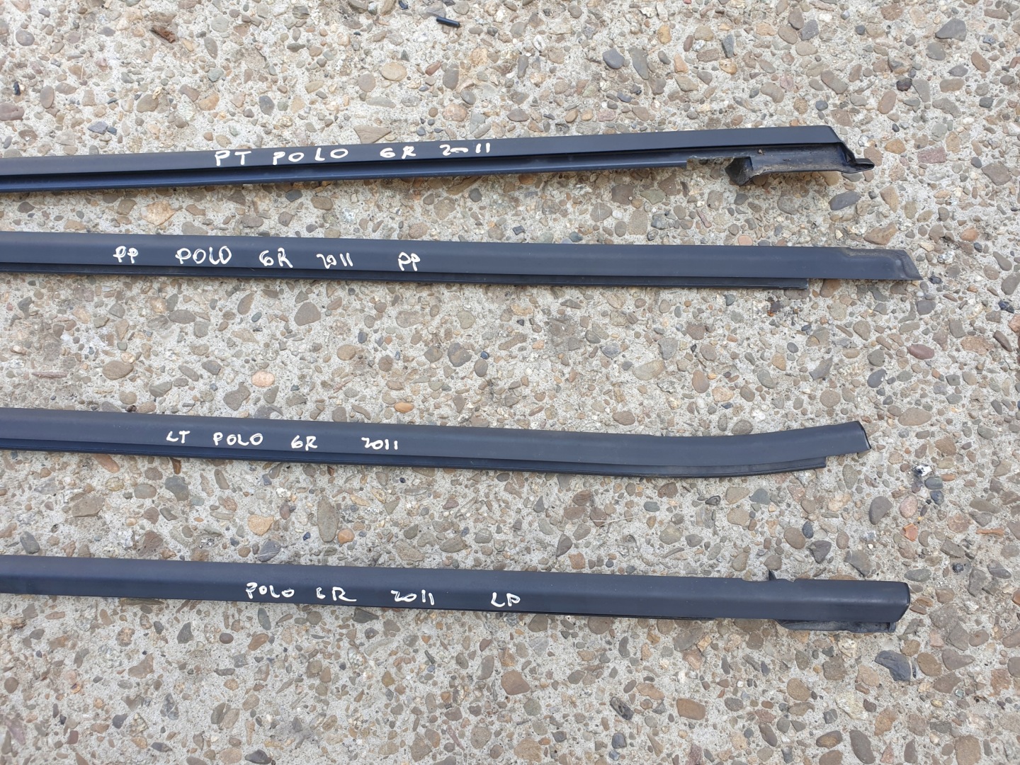 moulding dust door VW POLO V 5 6R 2009- 5D