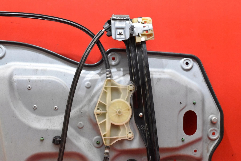 window regulator right front EU VW TOURAN 1 and LIFT 06-10