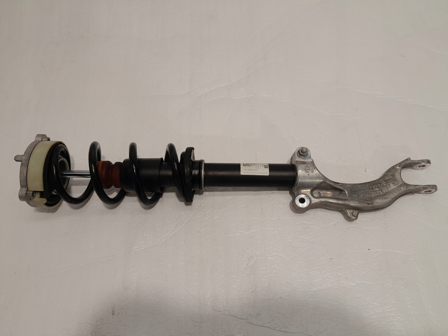 AUDI A4 B9 LIFT shock absorber right front 8W0413031BG