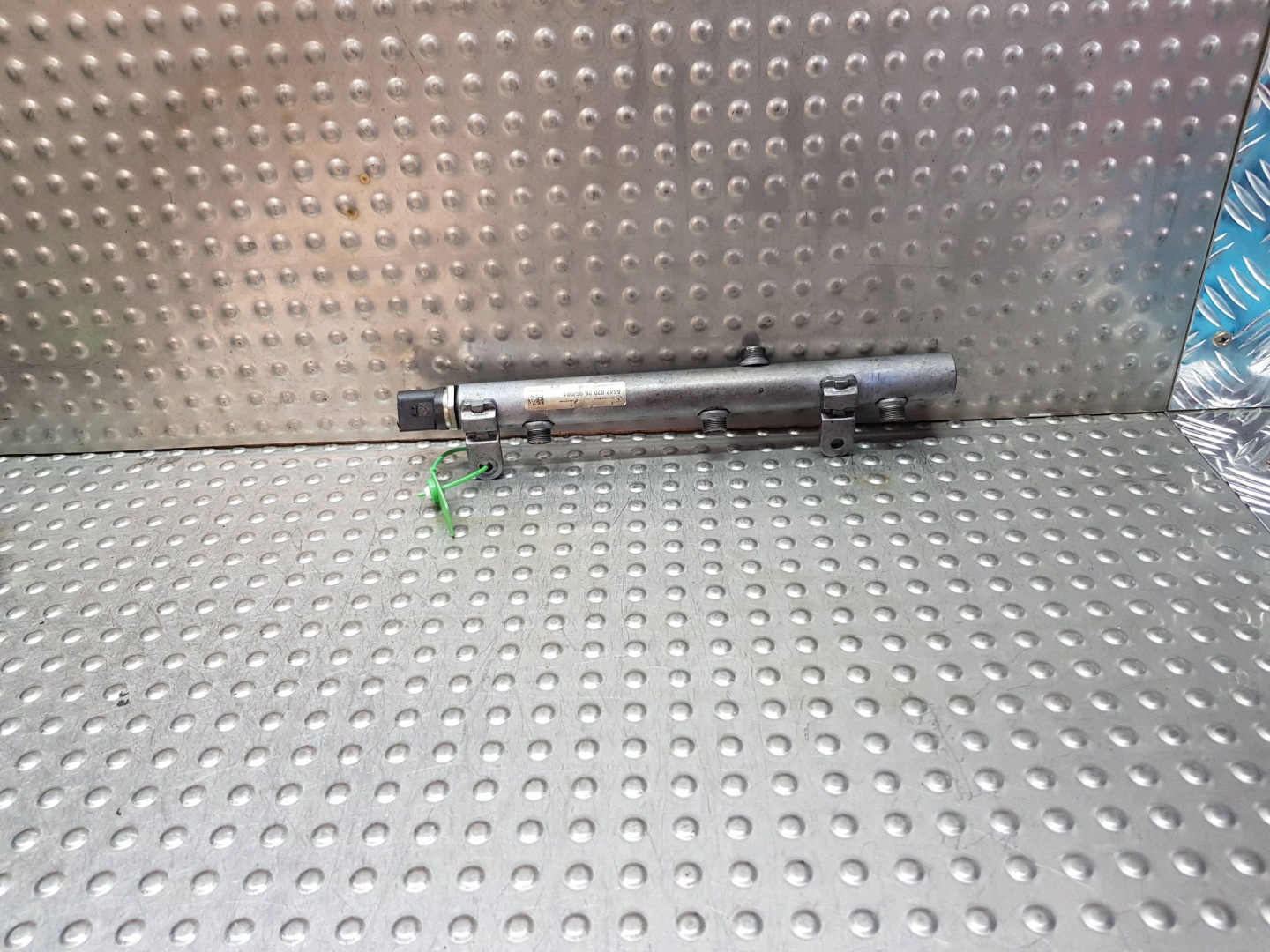 injection ramp right sensor A6420702695 MERCEDES GL X164 W221 3.0 CDI