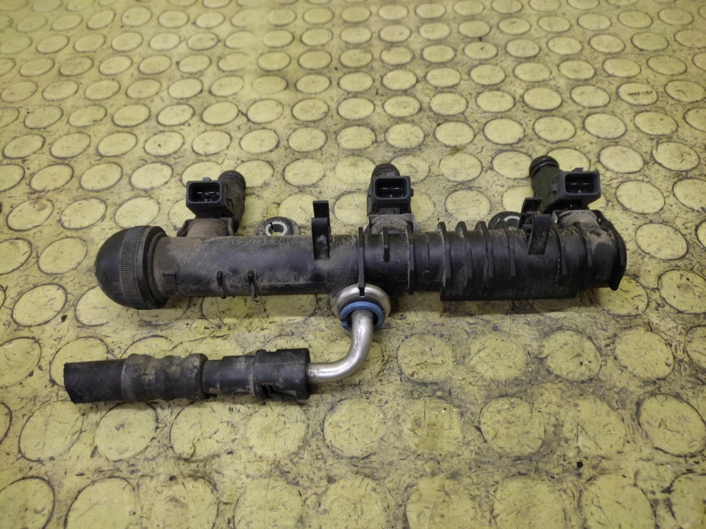 OPEL CORSA C 1.0 Rampe injection 0280151075