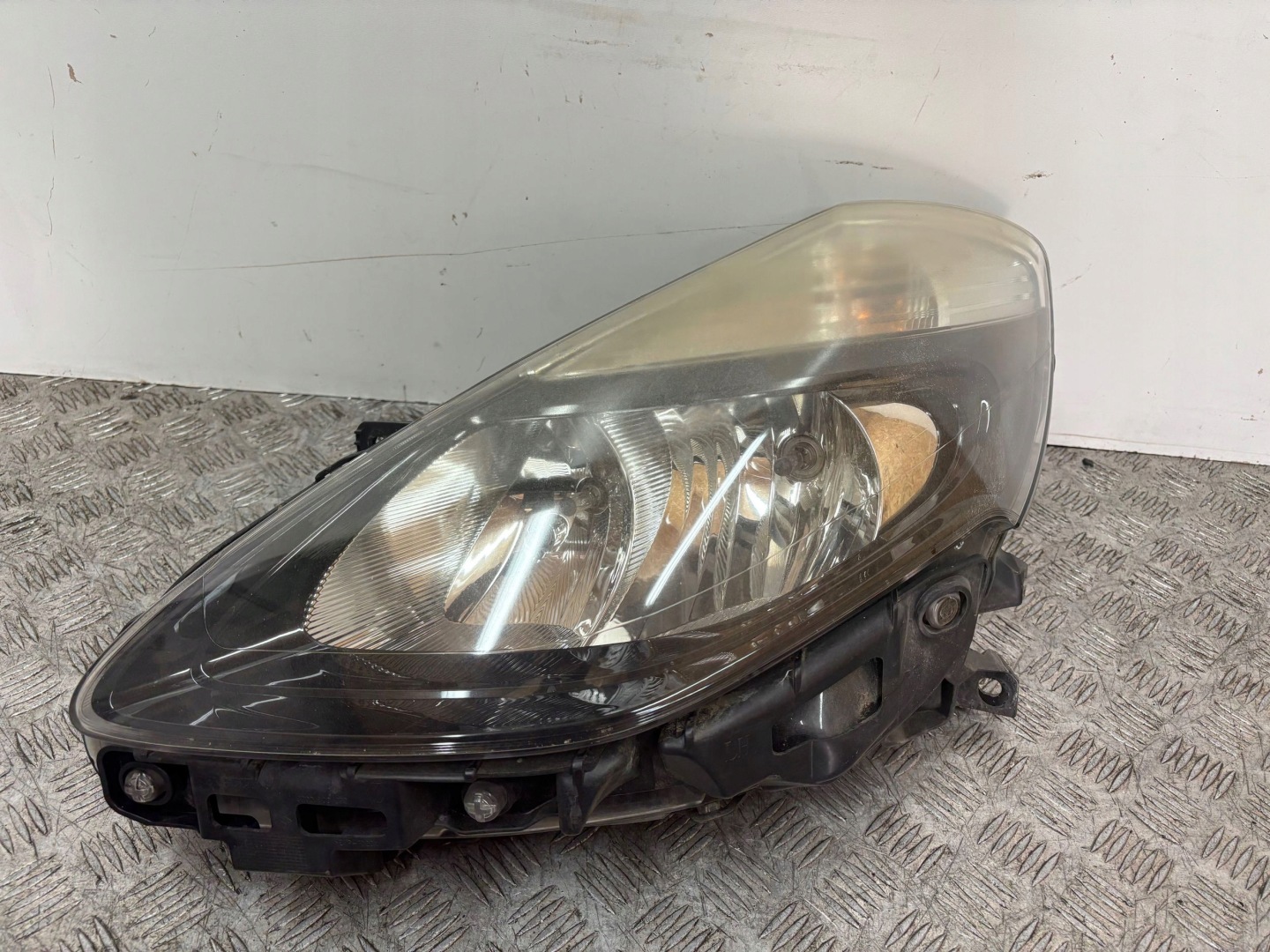 REFLEKTOR light left RENAULT CLIO 3 III LIFT 09- 8200892497