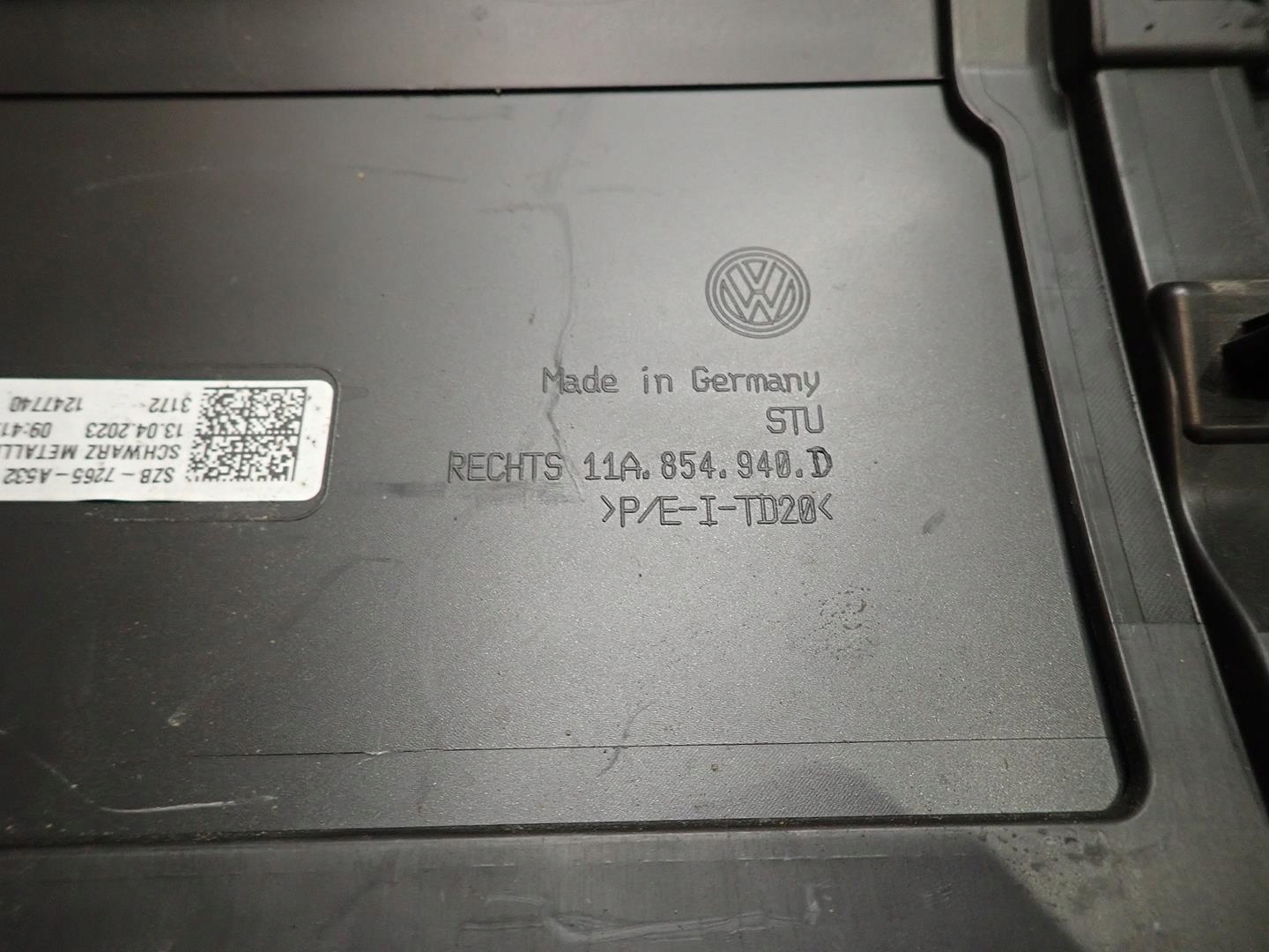 moulding door right front VW ID4 2020- 11A854940D