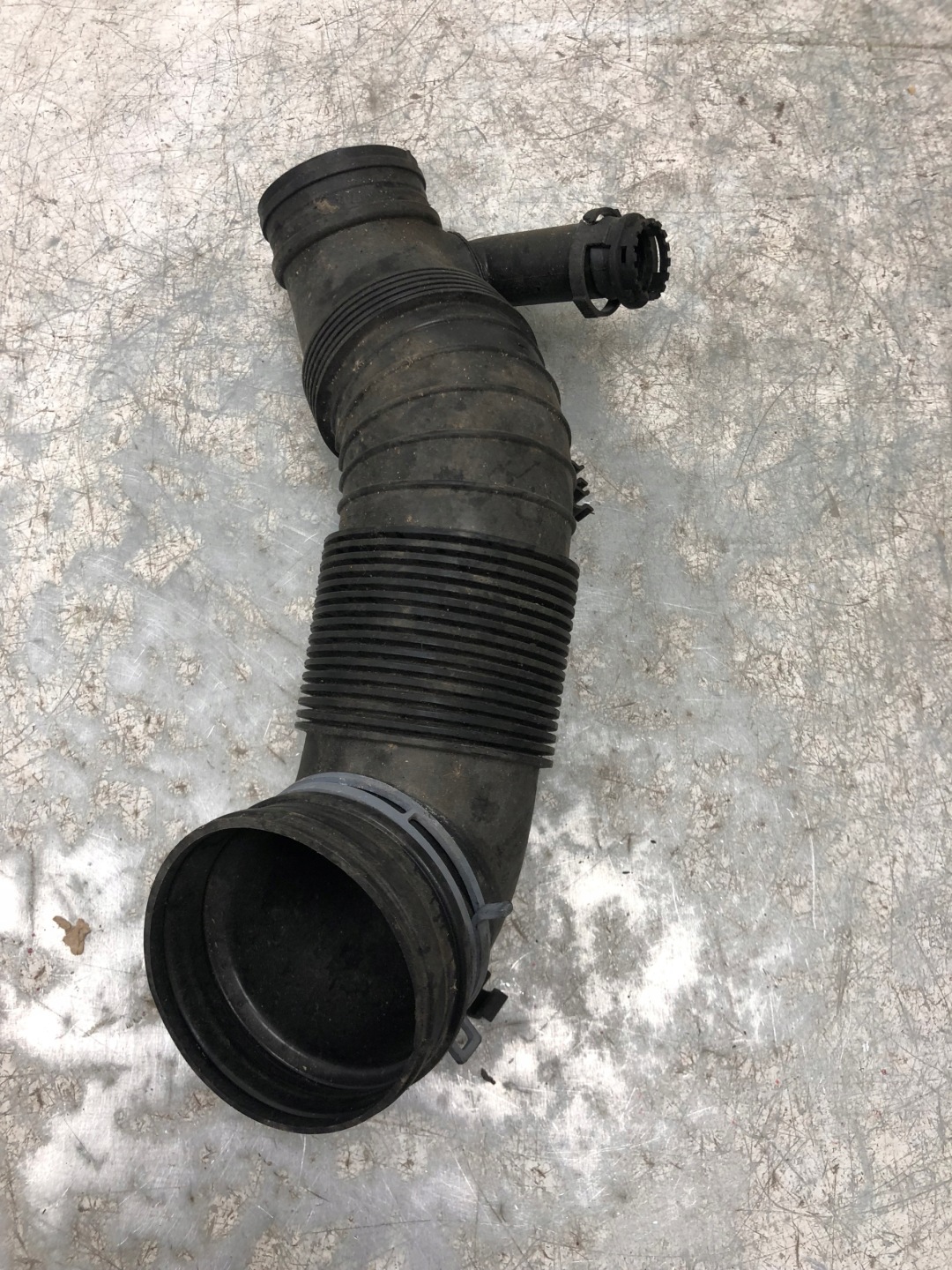 pipe air hose VW TIGUAN 5N0129858