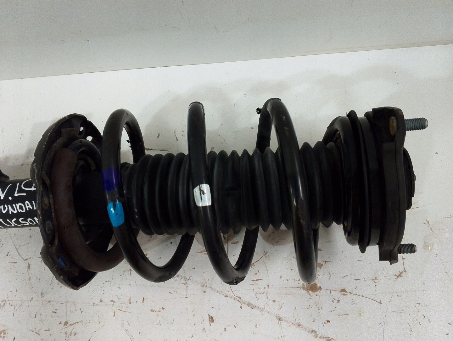 HYUNDAI TUCSON shock absorber front left (F86)