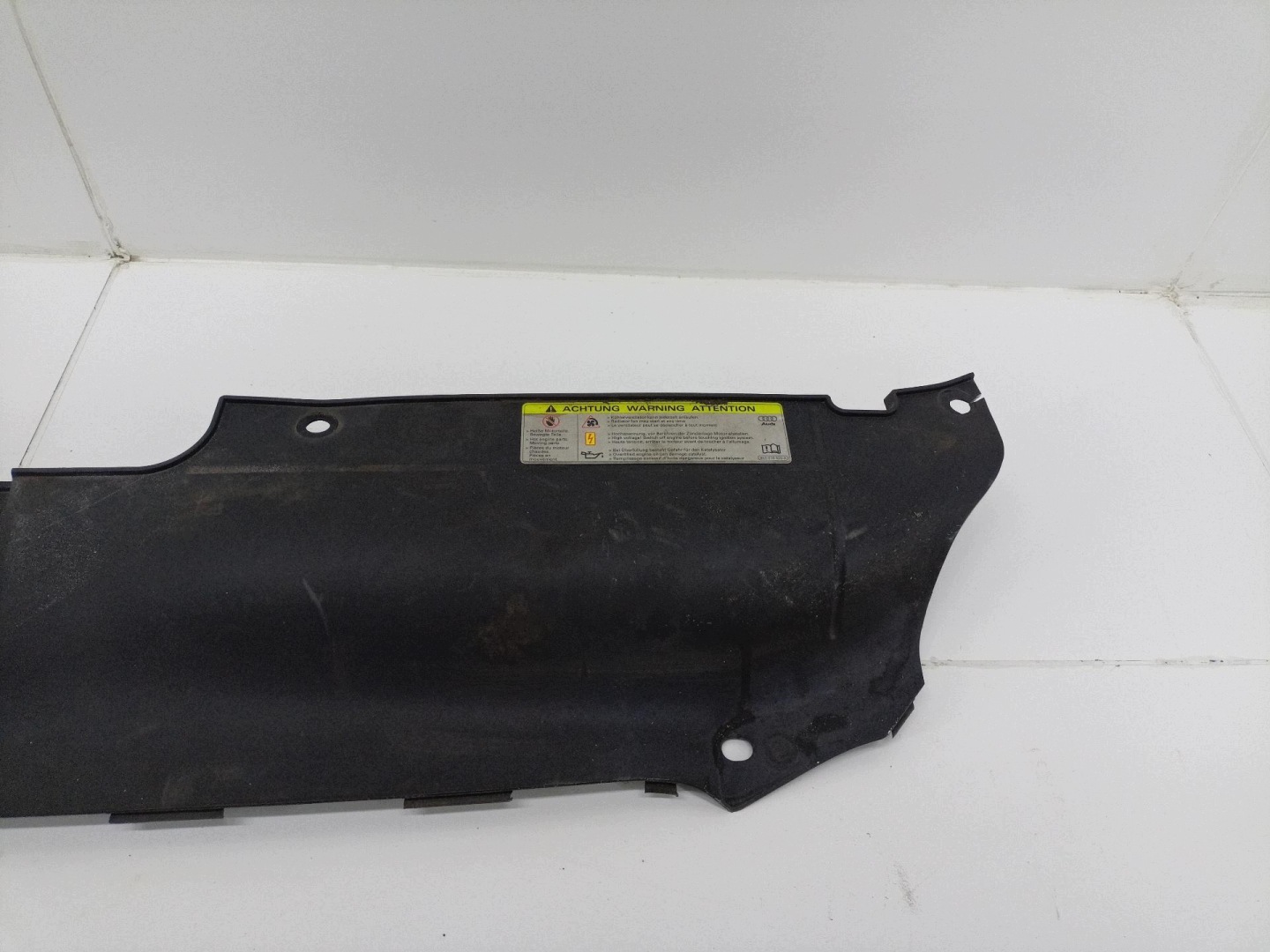 cache face avant avant Audi A5 8T 2010 8T0807081A