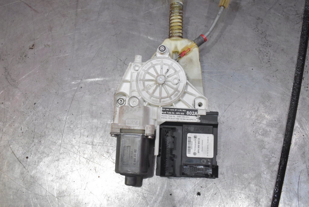 window regulator right front EU 8P0959802A AUDI A3 8P 3D HB 03-05