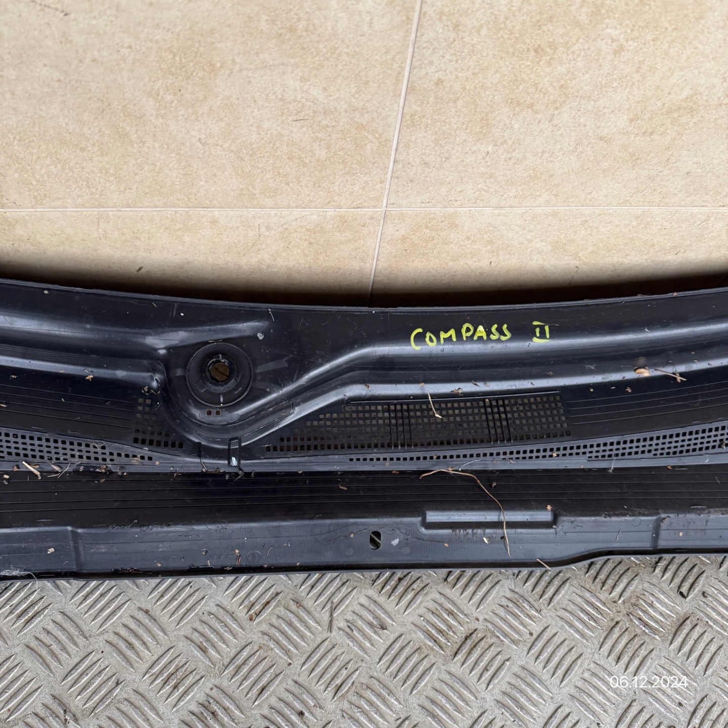 Grille égouttage Complets JEEP COMPASS II 5UT09TRMAB