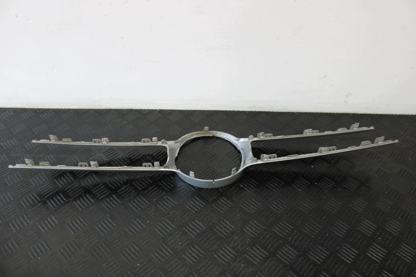 Grille A2058880160 MERCEDES C-KLASA W205