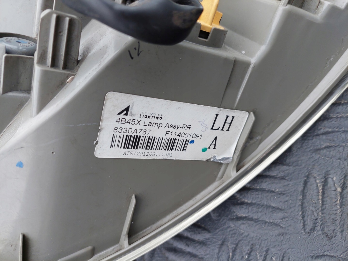 light rear part right rear right MITSUBISHI OUTLANDER 3 III