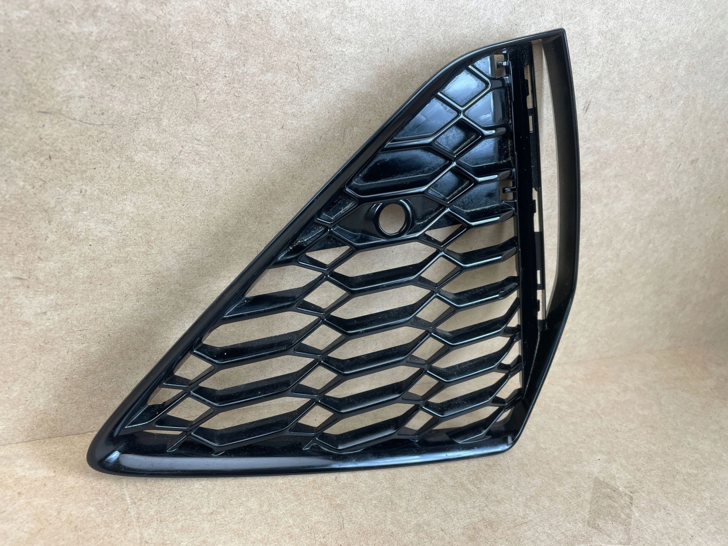grille grid of a bumper left front AUDI RS6 RS7 4K8 2018- 4K8807681D