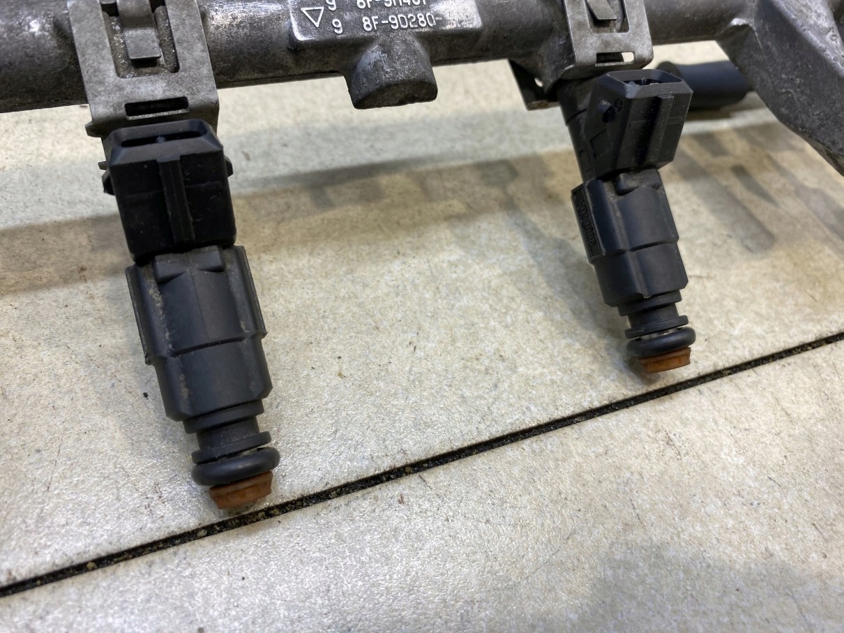 Rampe injection FOCUS MK1 1.8 16V 98F9H487GA