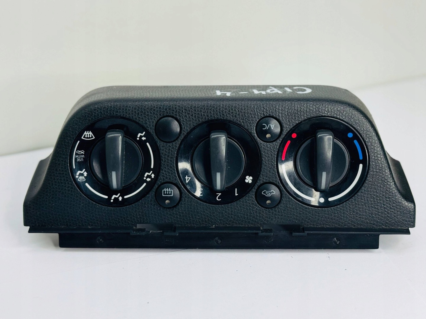 Suzuki Swift control panel klimatyzacja (levers ogrzewania) 2006 1