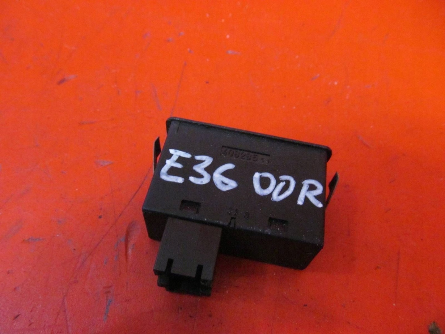 BMW 3 COMPACT E36 PANEL Schalter klimaanlage 8371020