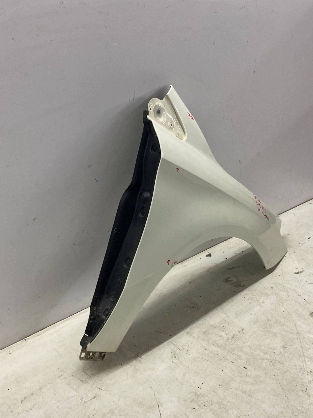 fender right front front MERCEDES B-KLASA W246 colour 650