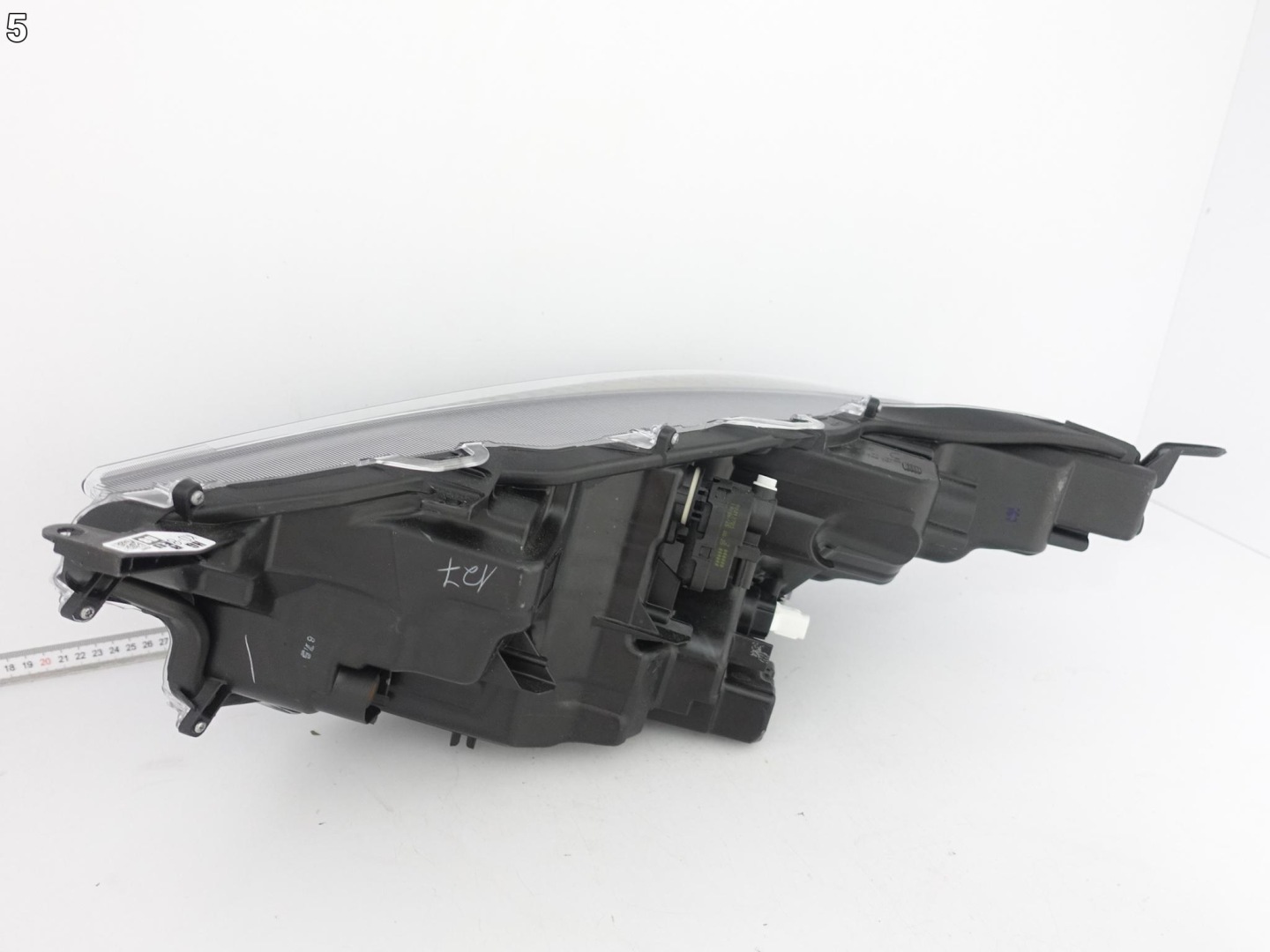 TOYOTA YARIS IV (4 GENERACJA) XP210 GR 20- light FULL LED right front EU