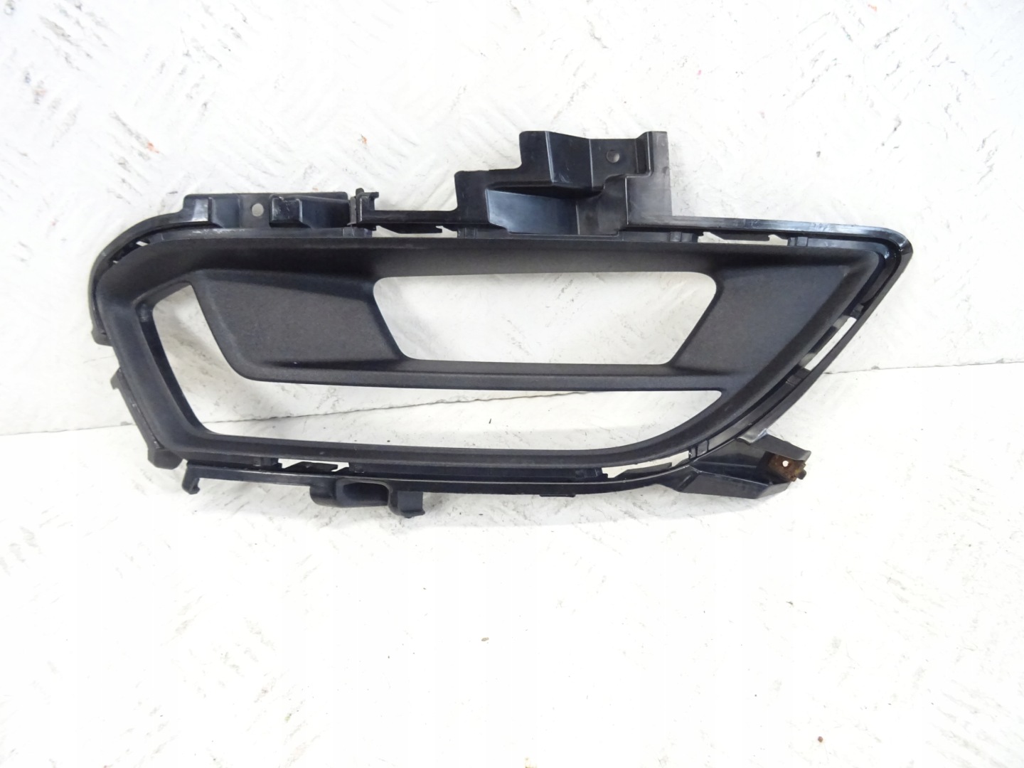 grid of a bumper front front right FORD MONDEO MK5 DS7J-19952-BB