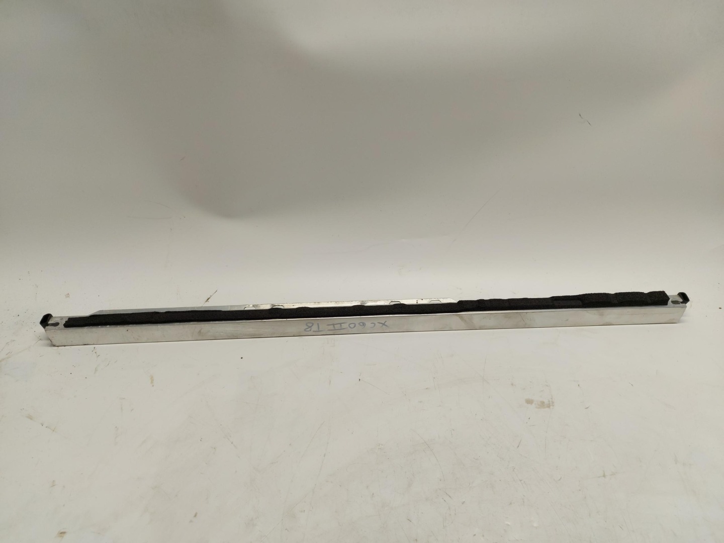 VOLVO XC60 II T8 Traverse Console Avant 31448888