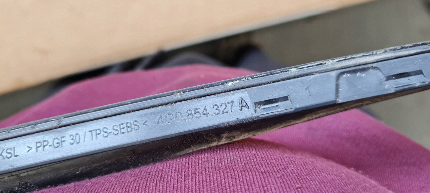A6 C7 4G moulding gasket windows CZOLOWEJ left left front 4G0854327A